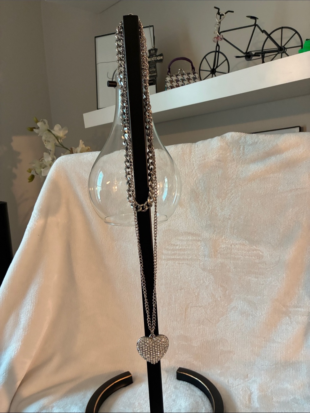 Double chain necklace with heart pendant. Approximately 14.5 inches in lengthGUC
